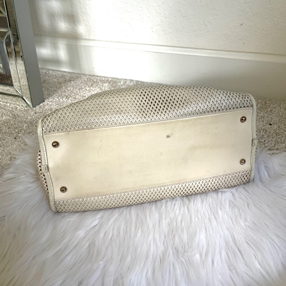 [ SOLD ] CHANEL White Mesh Handbag Tote - Picture 7 of 12